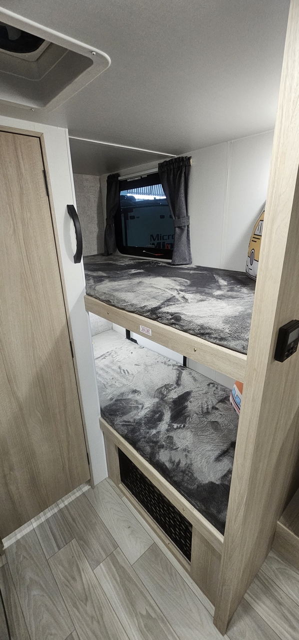 Winnebago Micro Minnie 2100BH