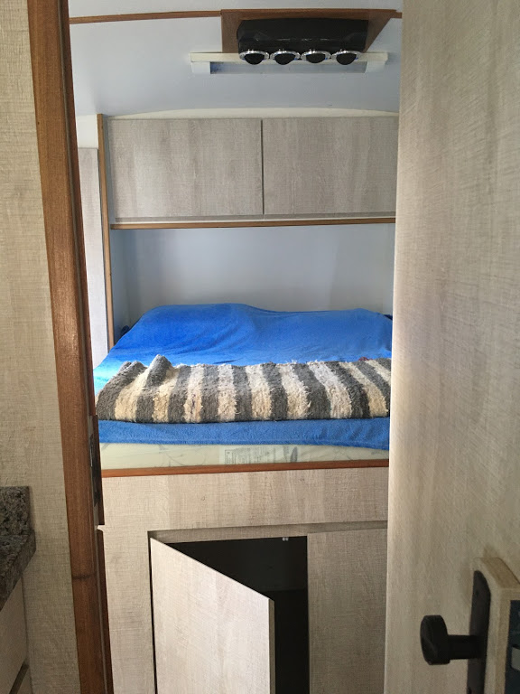 Vendo motor home Mercedes Benz 814 perfeito. 180.000
