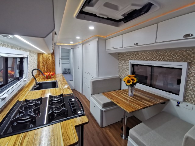 Montagem de Motorhome Luxo Personalizado