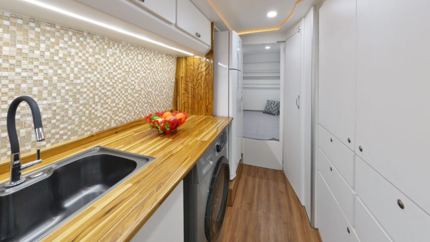 Montagem de Motorhome Luxo Personalizado