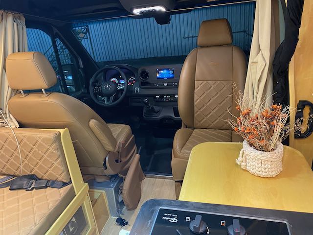 Globe Customs Motorhome Sprinter 416