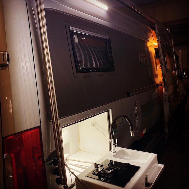 Globe Customs Motorhome Sprinter 416