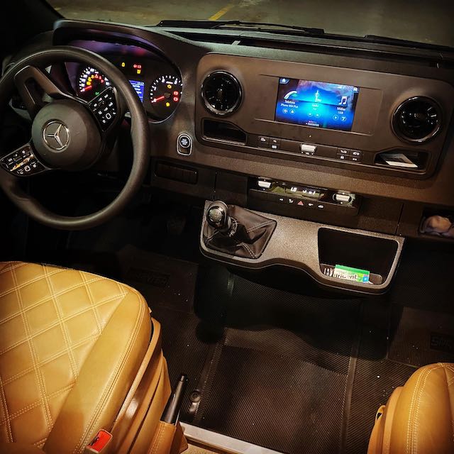 Globe Customs Motorhome Sprinter 416