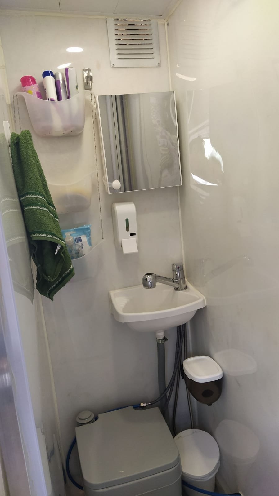 Trailer 1 eixo para 4 pessoas, semi-artesanal