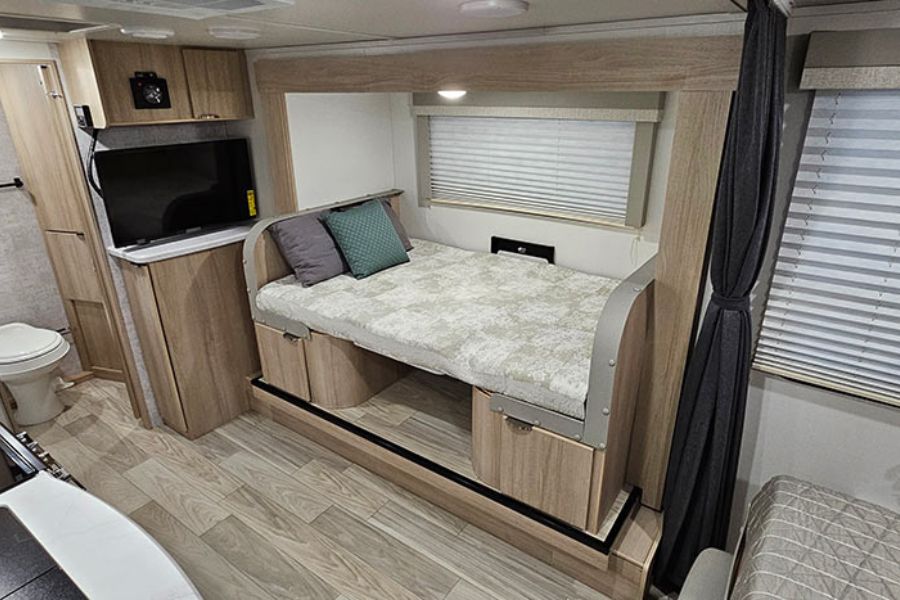 Winnebago Micro Minnie 2108DS (D)