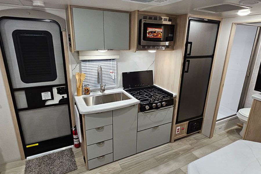 Winnebago Micro Minnie 2108DS (D)