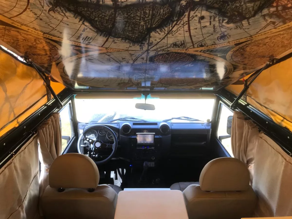 Globe Customs Land Rover Defender