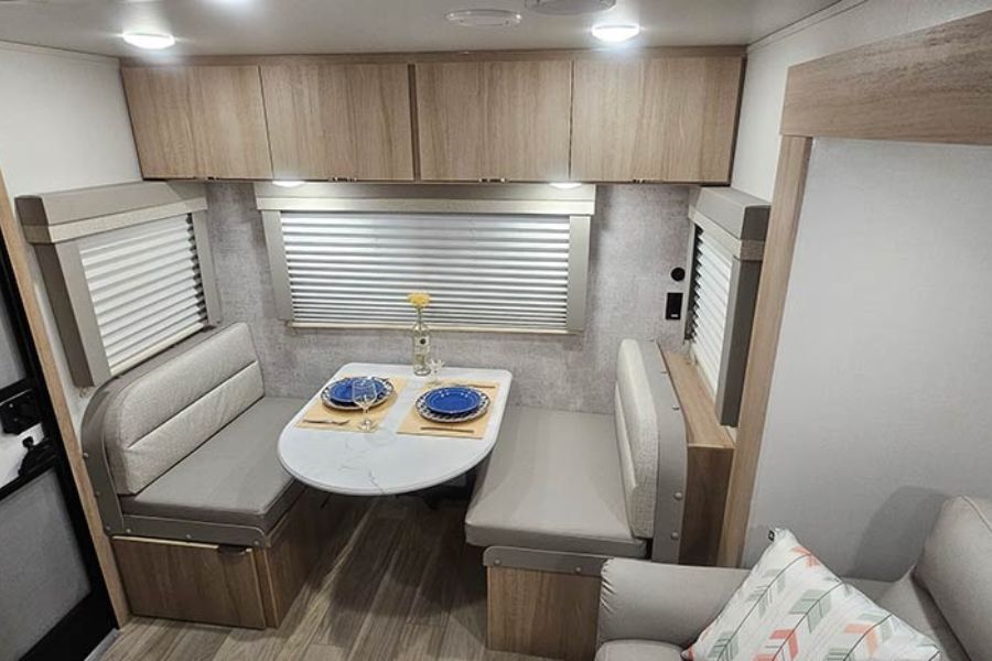 Winnebago Micro Minnie 2225RL