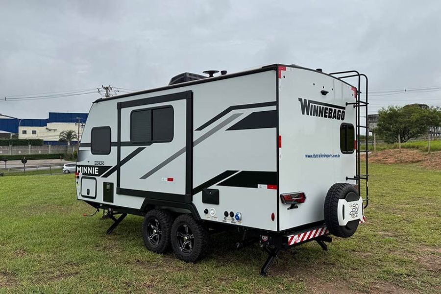 Winnebago Micro Minnie 1821fb