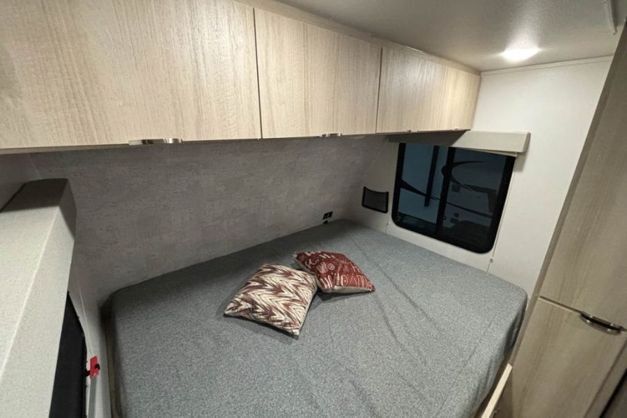 Winnebago Micro Minnie 1821fb
