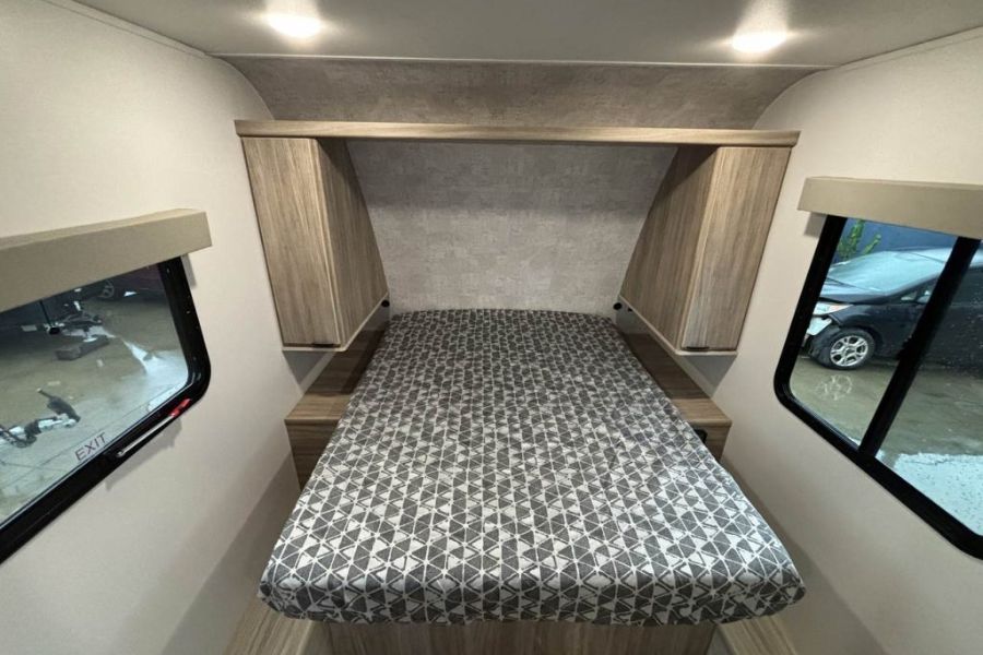 Winnebago Trailer 2326rk