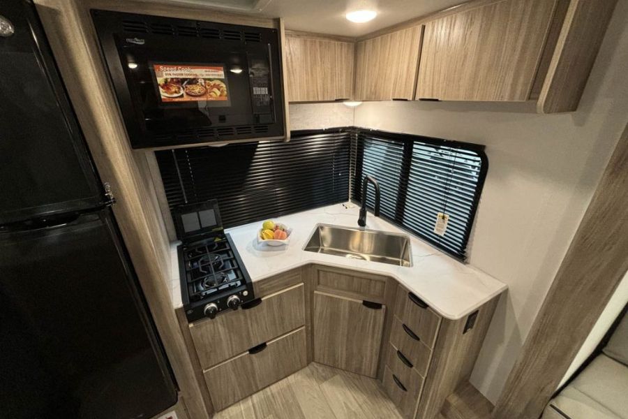 Winnebago Trailer 2326rk
