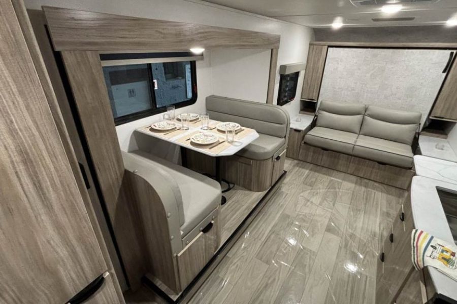 Winnebago Trailer 2326mbbh
