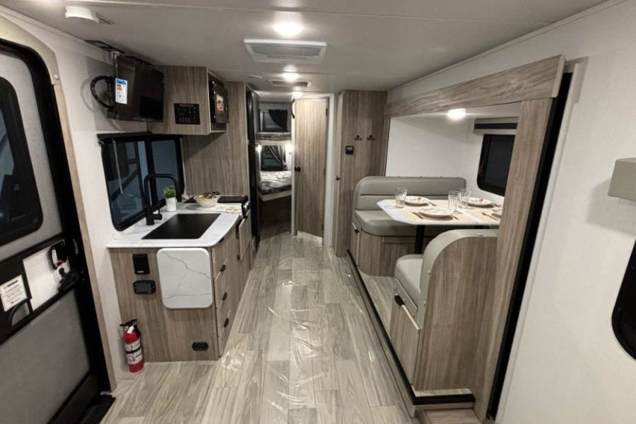 Winnebago Trailer 2326mbbh