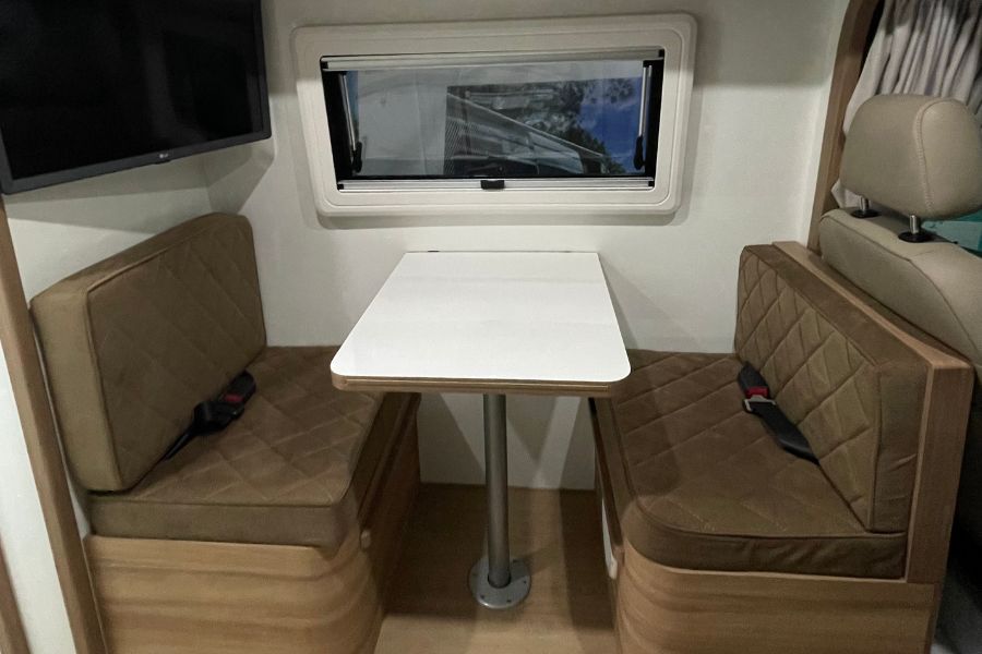 Globe Motorhomes Motorhome Sprinter 416