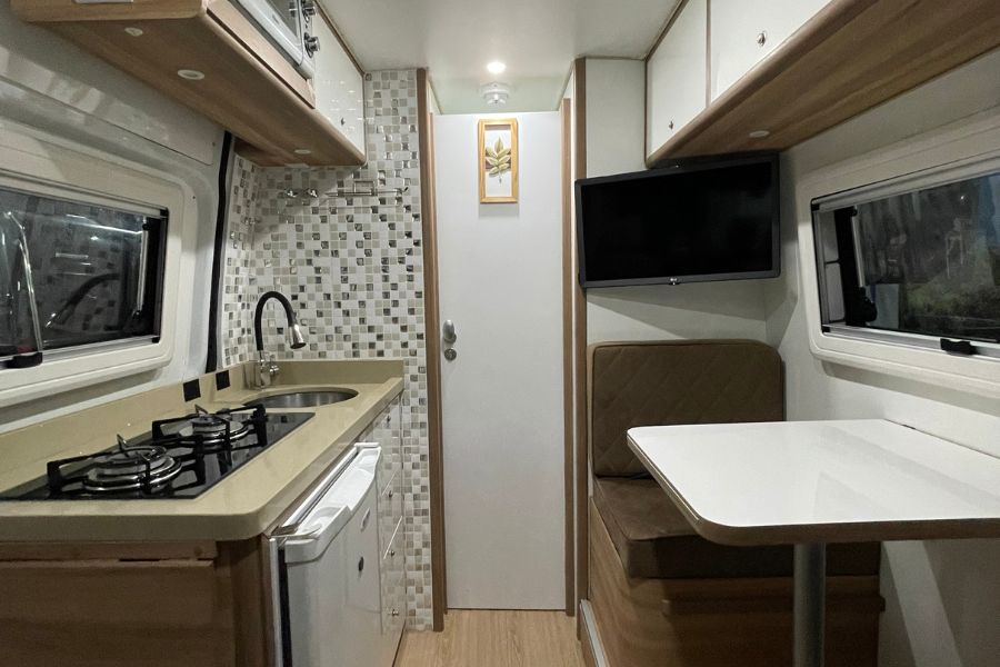 Globe Motorhomes Motorhome Sprinter 416