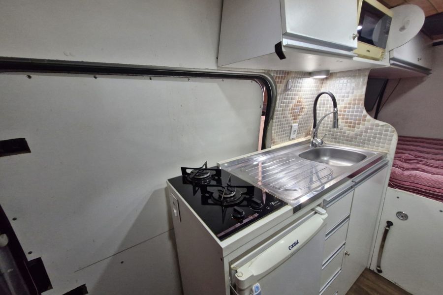 Motortrailer Furgão