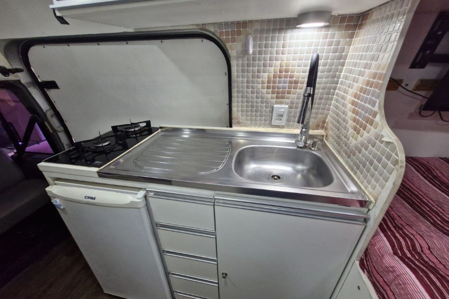 Motortrailer Furgão