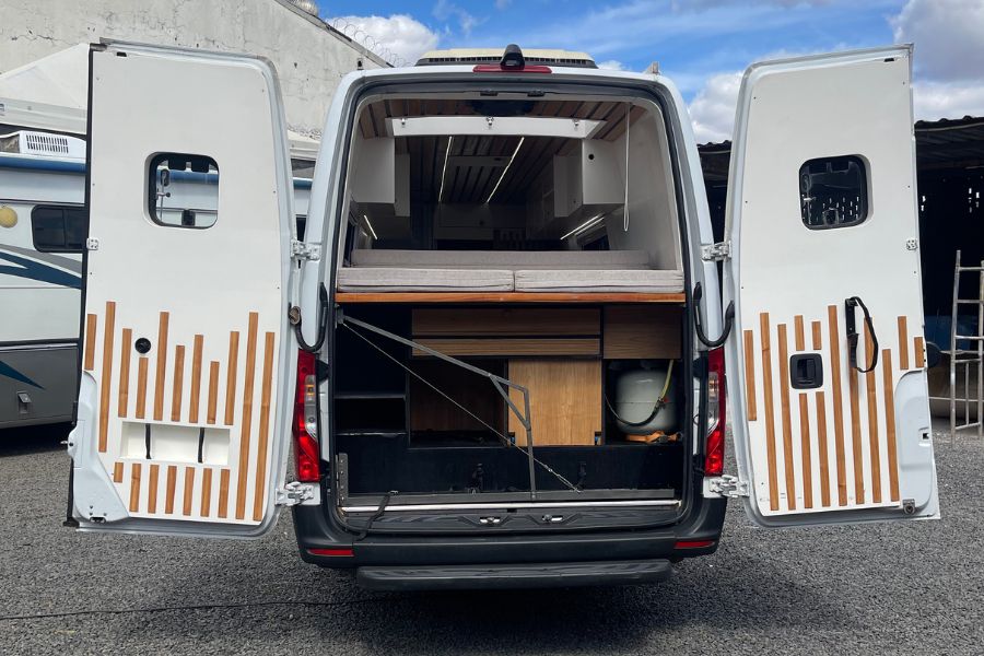 GetOutside Motorhome Sprinter 516 Extra Longa High-Tech