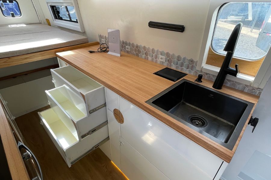 GetOutside Motorhome Sprinter 516 Extra Longa High-Tech