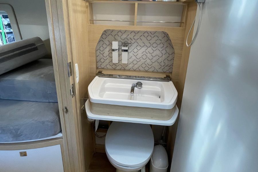 Globe Motorhomes Motorhome Sprinter 416 Hi-tech 6.9